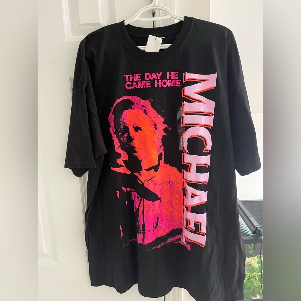 Halloween Graphic T-shirt